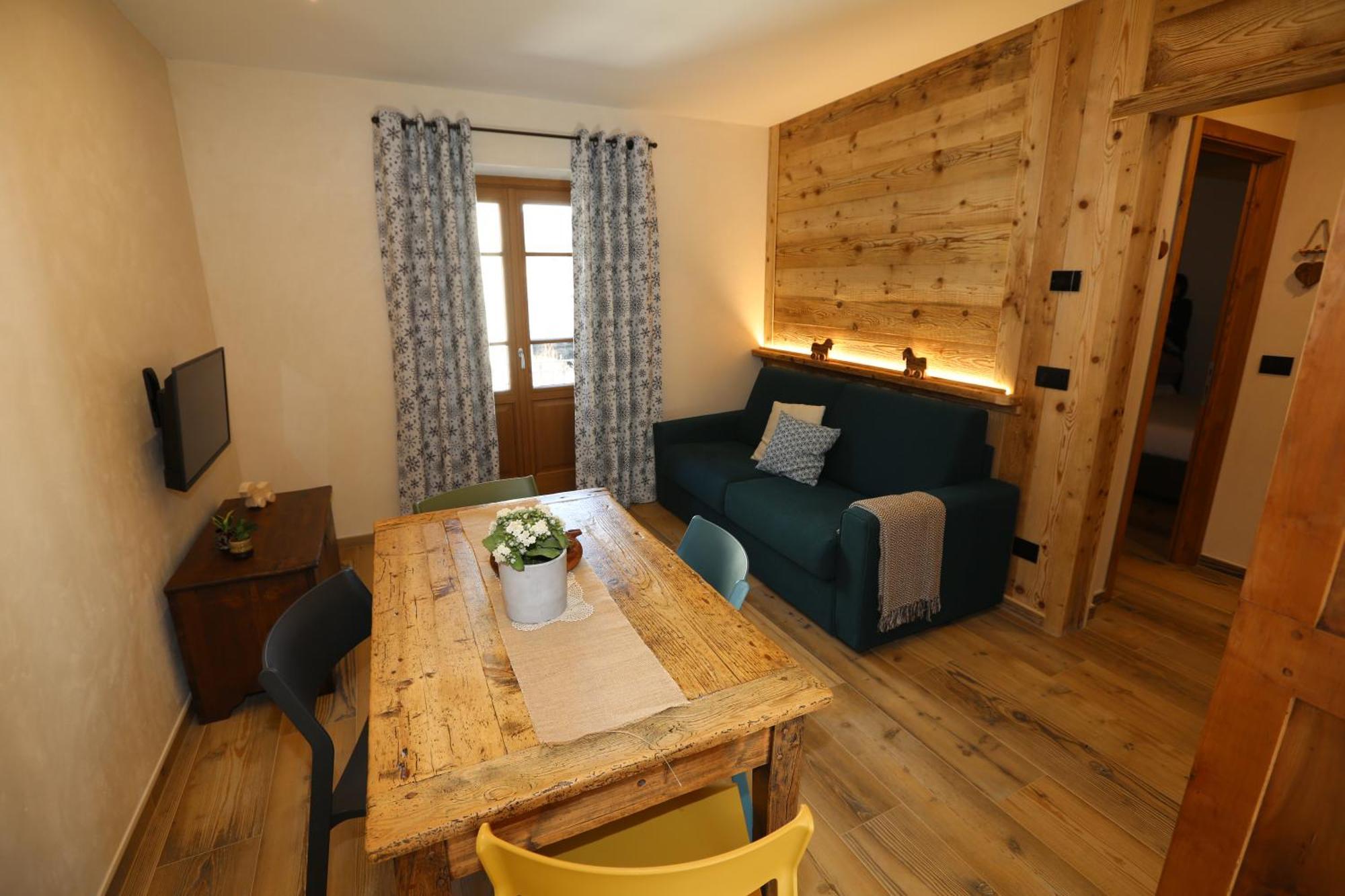 L'Abri En Ville - Parcheggio Privato A 100 Mt Ed Accesso Con Auto Nell'Area Pedonale Aosta Exteriör bild